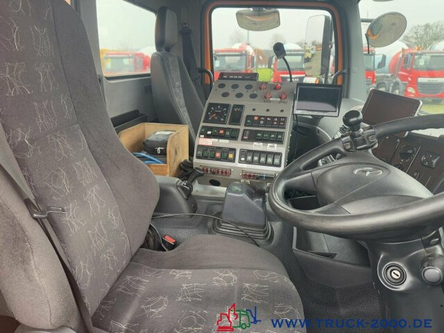 Balayeuse de voirie Mercedes-Benz 1833 Bucher Optifant 70 Separat Motor EasyDrive: photos 15