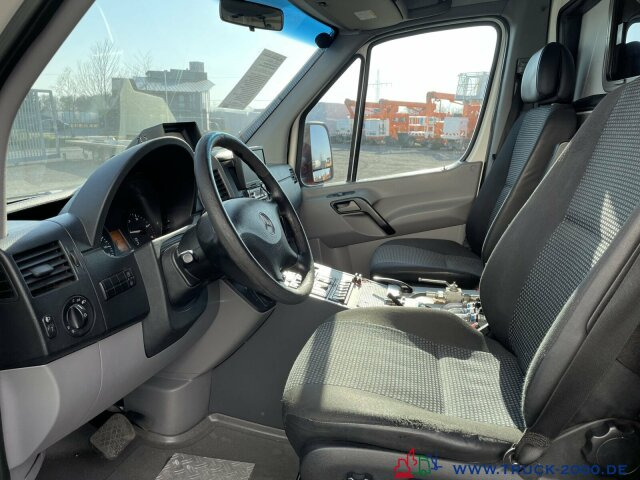 Mercedes-Benz 515 CDI Ölspurreiniger Technik Bj. 2013 TÜV NEU - Balayeuse de voirie: photos 4 Mercedes-Benz 515 CDI Ölspurreiniger Technik Bj. 2013 TÜV NEU - Balayeuse de voirie: photos 4