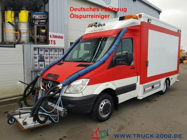 Mercedes-Benz 515 CDI Ölspurreiniger Technik Bj. 2013 TÜV NEU - Balayeuse de voirie: photos 1 Mercedes-Benz 515 CDI Ölspurreiniger Technik Bj. 2013 TÜV NEU - Balayeuse de voirie: photos 1