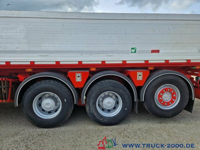 Mercedes-Benz Arocs 3251 8x4 Hiab 302 EP-5 28M/T 19mHakenhöhe - Camion benne, Camion grue: photos 2 Mercedes-Benz Arocs 3251 8x4 Hiab 302 EP-5 28M/T 19mHakenhöhe - Camion benne, Camion grue: photos 2