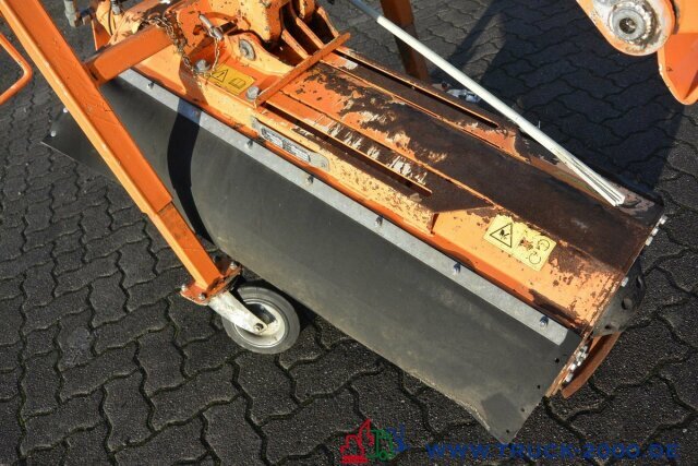 Unimog Dücker RSM 13/2 Ausleger & Schlegelmäher - Epareuse: photos 3 Unimog Dücker RSM 13/2 Ausleger & Schlegelmäher - Epareuse: photos 3