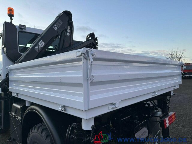 Unimog U 300 4x4 mit Kran Nur 78.144 KM zGG.7.490Kg. - Utilitaire plateau: photos 4 Unimog U 300 4x4 mit Kran Nur 78.144 KM zGG.7.490Kg. - Utilitaire plateau: photos 4