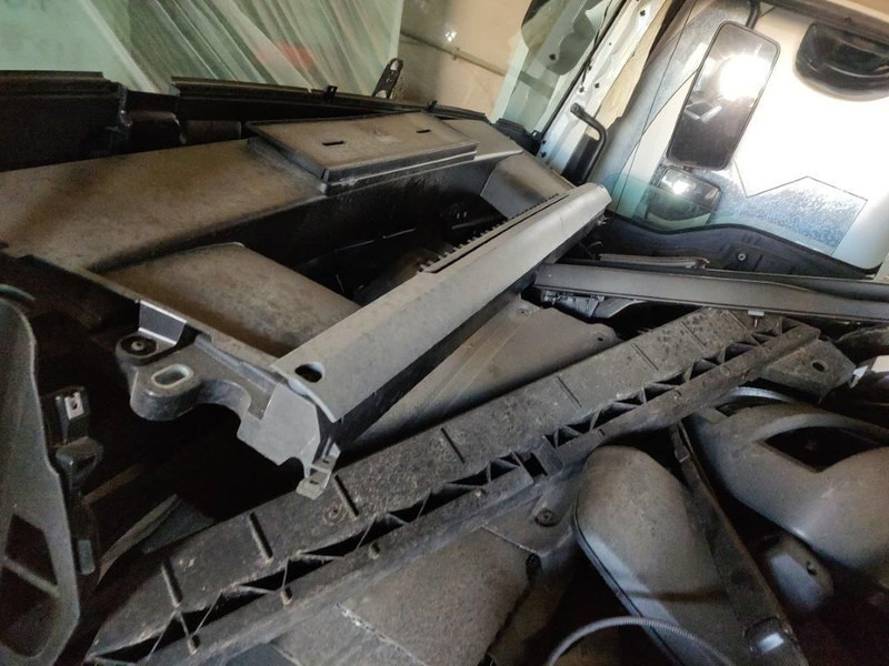 MAN Cabine TGL Euro6 - Cabine et intérieur pour Camion: photos 4 MAN Cabine TGL Euro6 - Cabine et intérieur pour Camion: photos 4