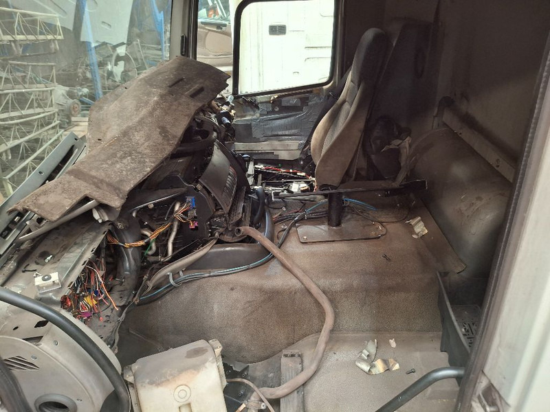 DAF CF 85.360 - Cabine et intérieur: photos 3 DAF CF 85.360 - Cabine et intérieur: photos 3