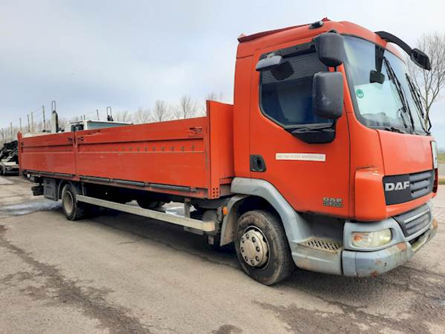 DAF LF45.220 - Camion plateau: photos 2 DAF LF45.220 - Camion plateau: photos 2