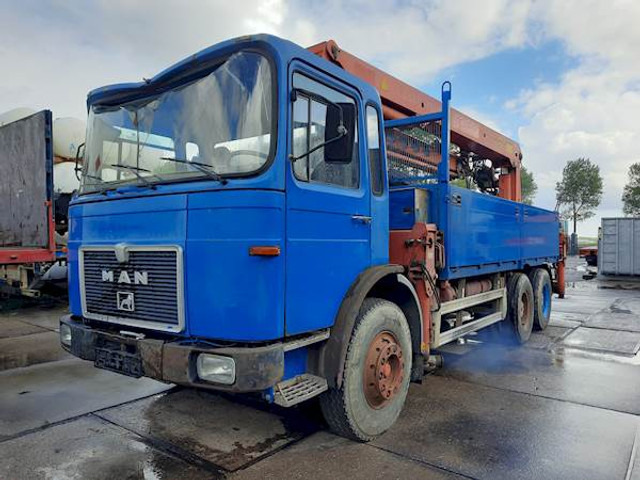 MAN 26.280 DF 6X4 PALFINGER CRANE - Camion plateau: photos 1 MAN 26.280 DF 6X4 PALFINGER CRANE - Camion plateau: photos 1