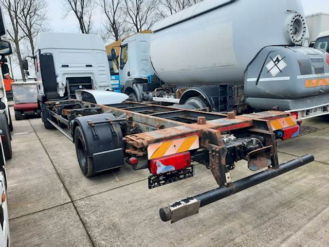 MAN TGM 15.290 4X2 LL - Camion porte-conteneur/ Caisse mobile: photos 2 MAN TGM 15.290 4X2 LL - Camion porte-conteneur/ Caisse mobile: photos 2