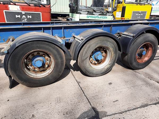 MC ELVANEY MOTORS LTD 40FT - Semi-remorque porte-conteneur/ Caisse mobile: photos 3 MC ELVANEY MOTORS LTD 40FT - Semi-remorque porte-conteneur/ Caisse mobile: photos 3