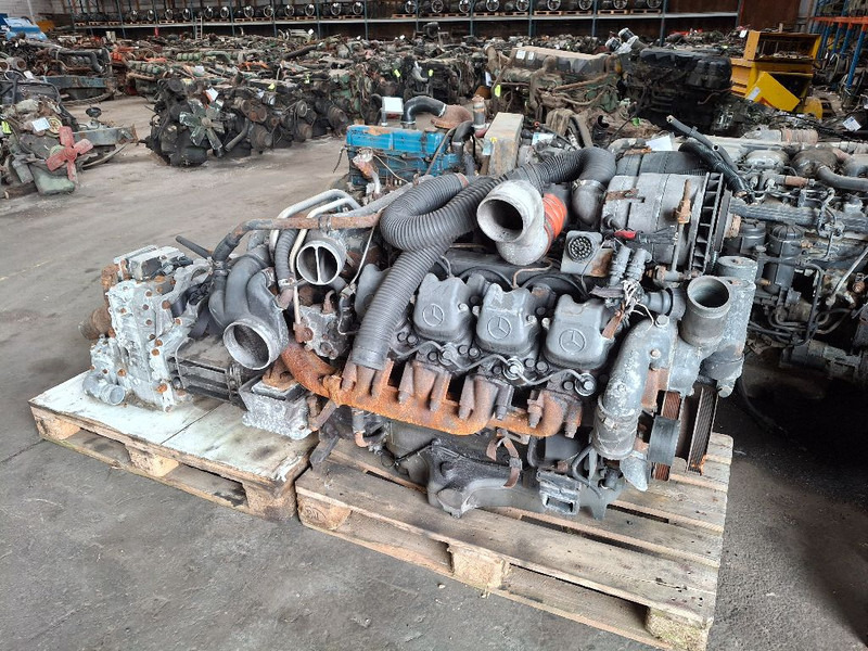 Mercedes-Benz OM442LA - Moteur: photos 1 Mercedes-Benz OM442LA - Moteur: photos 1