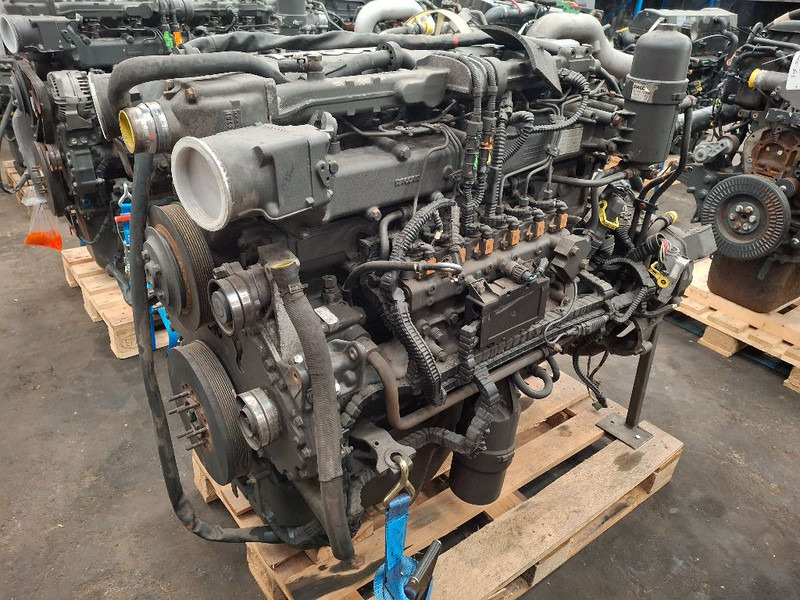 PACCAR PR228S2 (310HP) - Moteur: photos 1 PACCAR PR228S2 (310HP) - Moteur: photos 1