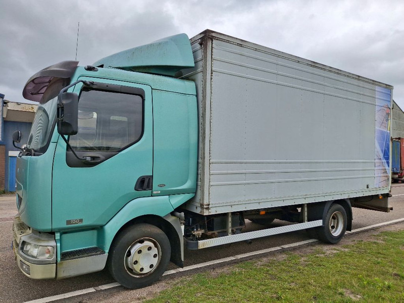 Renault MIDLUM 150-08/B - Camion fourgon: photos 2 Renault MIDLUM 150-08/B - Camion fourgon: photos 2
