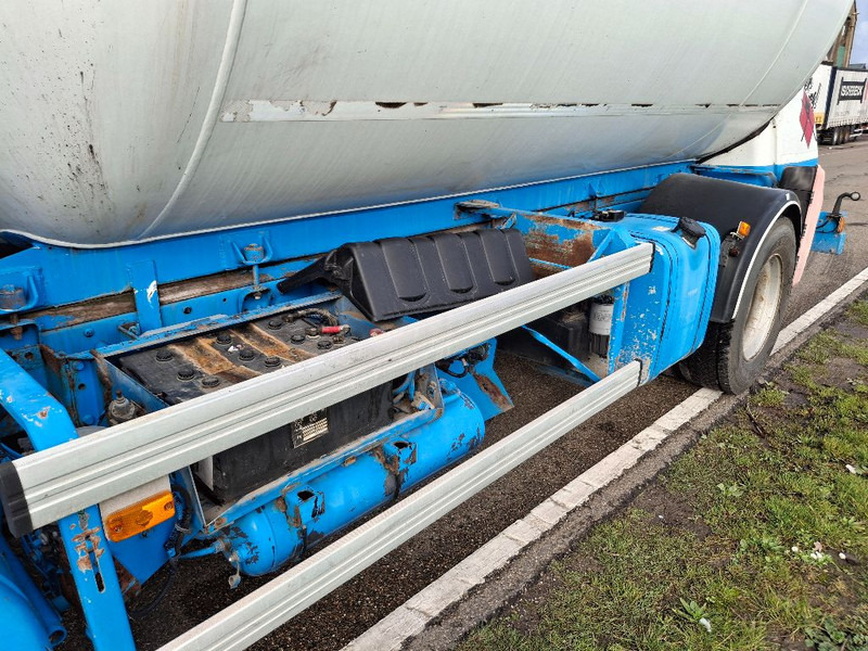 Renault MIDLUM 280DXI - Camion citerne: photos 3 Renault MIDLUM 280DXI - Camion citerne: photos 3