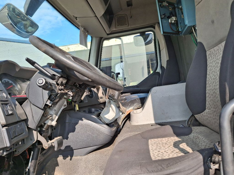 Renault MIDLUM 280DXI - Camion citerne: photos 3 Renault MIDLUM 280DXI - Camion citerne: photos 3