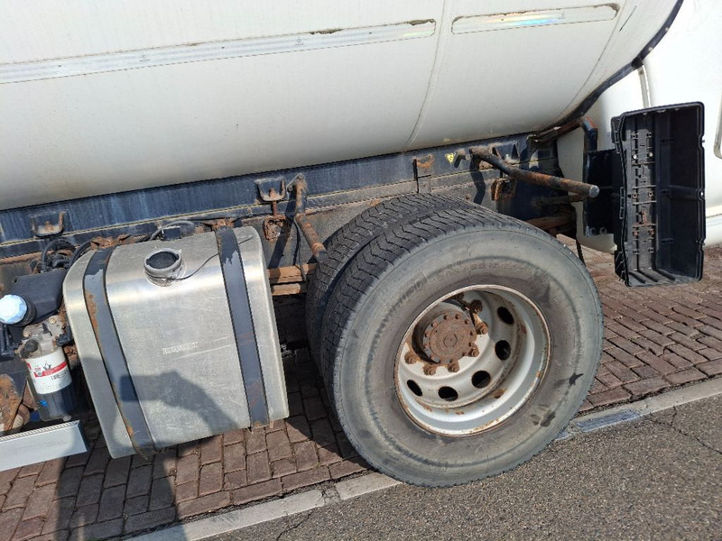 Renault MIDLUM 280DXI - Camion citerne: photos 4 Renault MIDLUM 280DXI - Camion citerne: photos 4