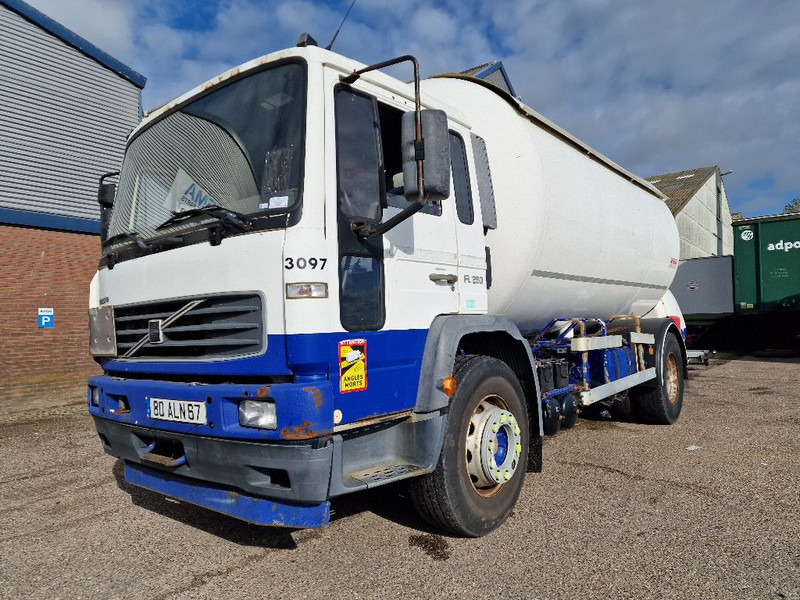Volvo FL 250 GAS / LPG - Camion citerne: photos 1 Volvo FL 250 GAS / LPG - Camion citerne: photos 1