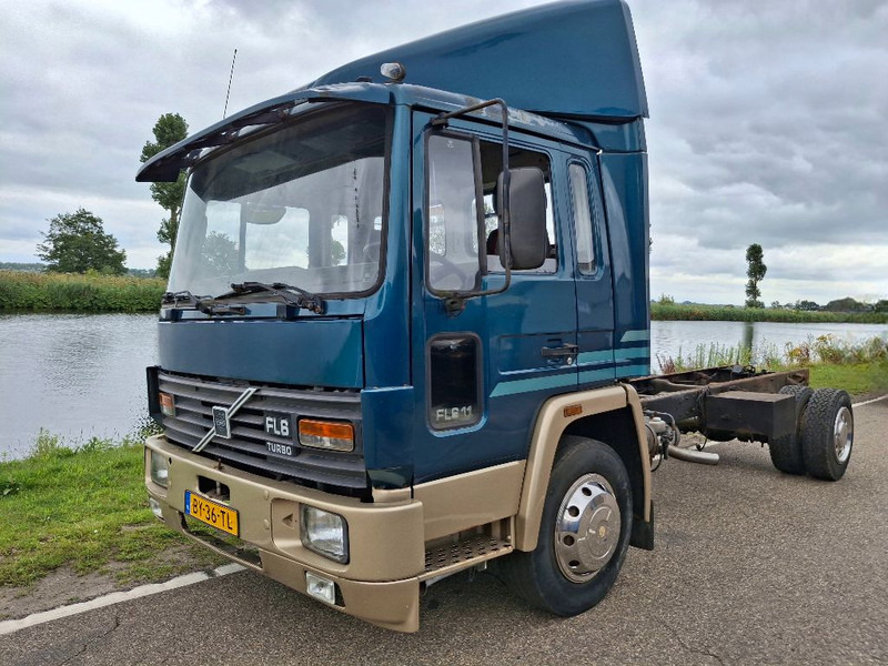 Volvo FL611 - Châssis cabine: photos 1 Volvo FL611 - Châssis cabine: photos 1