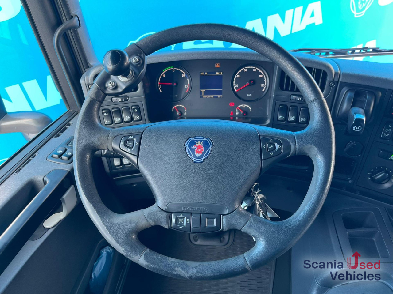 Camion fourgon SCANIA P 250 DB4x2MNA AIRCO TAILLIFT 1.5T BOX 675X250X235: photos 12