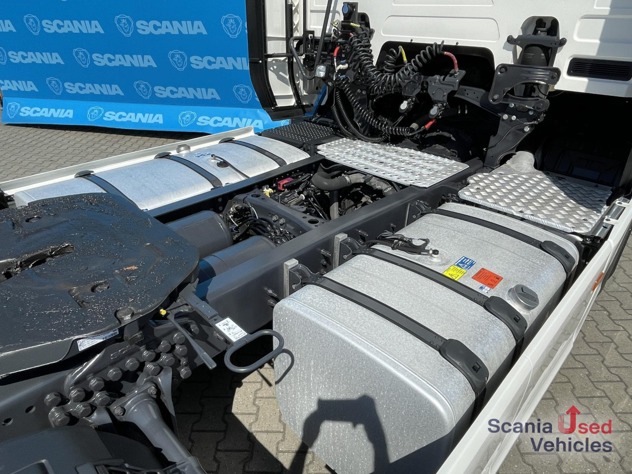 SCANIA R 450 A4x2NA DIFF-L RETARDER ACC 2X TANK - Tracteur routier: photos 2 SCANIA R 450 A4x2NA DIFF-L RETARDER ACC 2X TANK - Tracteur routier: photos 2