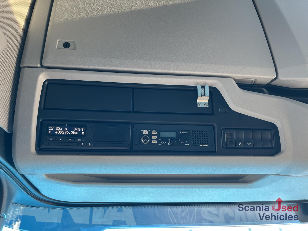 SCANIA R 450 A4x2NB RETARDER DIFF-L FULL AIR 8T P-AIRCO - Tracteur routier: photos 5 SCANIA R 450 A4x2NB RETARDER DIFF-L FULL AIR 8T P-AIRCO - Tracteur routier: photos 5