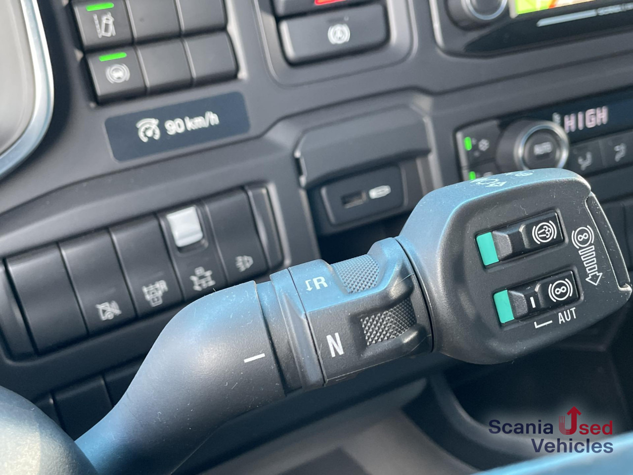 SCANIA R 450 A4x2NB RETARDER DIFF-L FULL AIR LED SMART2 - Tracteur routier: photos 4 SCANIA R 450 A4x2NB RETARDER DIFF-L FULL AIR LED SMART2 - Tracteur routier: photos 4