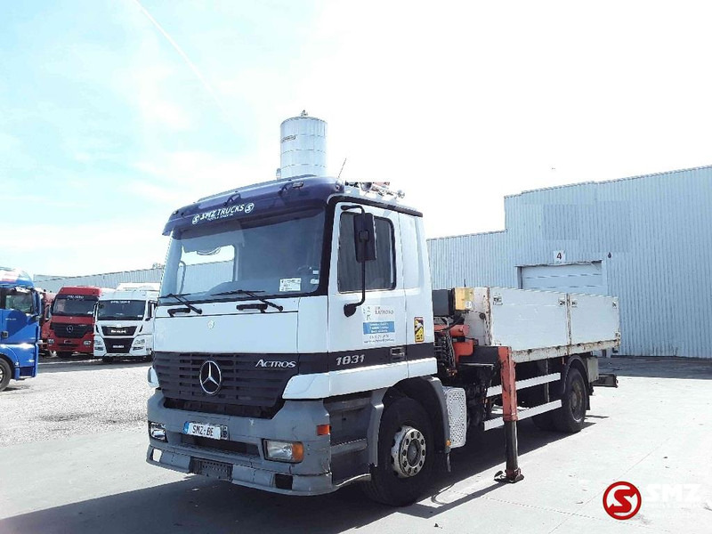 Mercedes-Benz Actros 1831 165000km lames - Camion plateau: photos 3 Mercedes-Benz Actros 1831 165000km lames - Camion plateau: photos 3