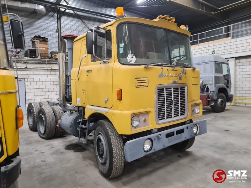 MACK F 700 francais/french - Tracteur routier: photos 1 MACK F 700 francais/french - Tracteur routier: photos 1
