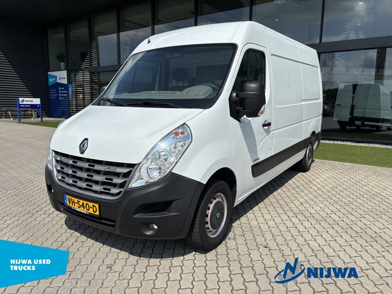 Renault Master T35 125 L2H2 Opstap + Airco Kasten - Fourgon utilitaire: photos 1 Renault Master T35 125 L2H2 Opstap + Airco Kasten - Fourgon utilitaire: photos 1