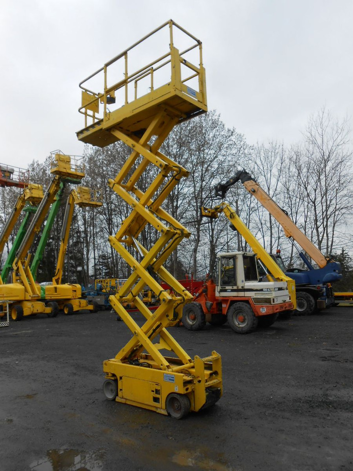 Genie GS 1930, Scherenarbeitsbühne Genie 8 m - Camion avec nacelle: photos 4 Genie GS 1930, Scherenarbeitsbühne Genie 8 m - Camion avec nacelle: photos 4