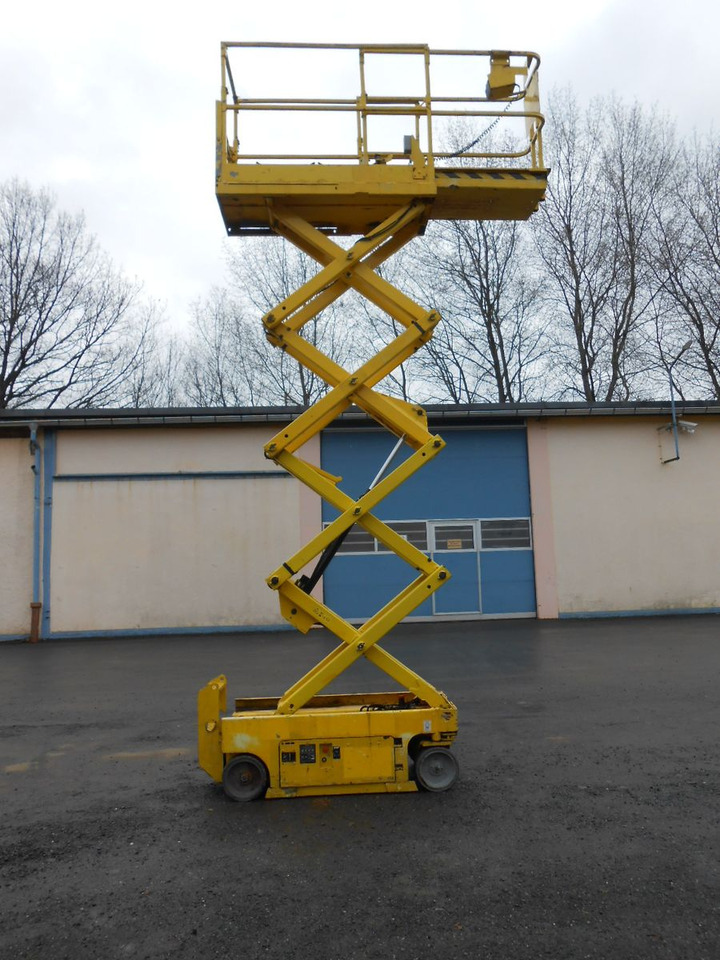 Genie GS 1930, Scherenarbeitsbühne Genie 8 m - Camion avec nacelle: photos 1 Genie GS 1930, Scherenarbeitsbühne Genie 8 m - Camion avec nacelle: photos 1