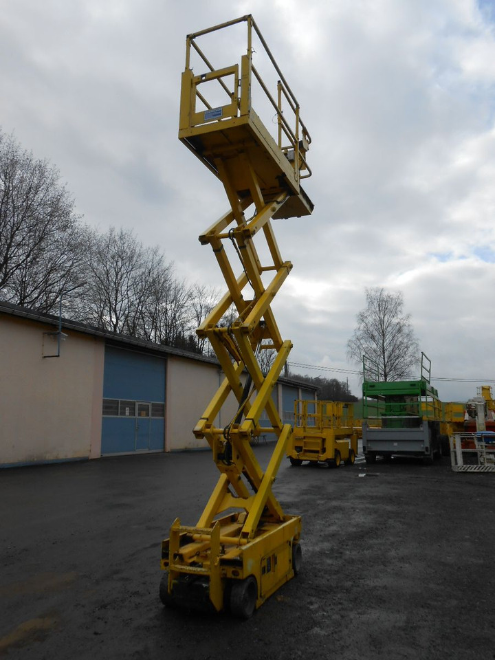 Genie GS 1930, Scherenarbeitsbühne Genie 8 m - Camion avec nacelle: photos 2 Genie GS 1930, Scherenarbeitsbühne Genie 8 m - Camion avec nacelle: photos 2