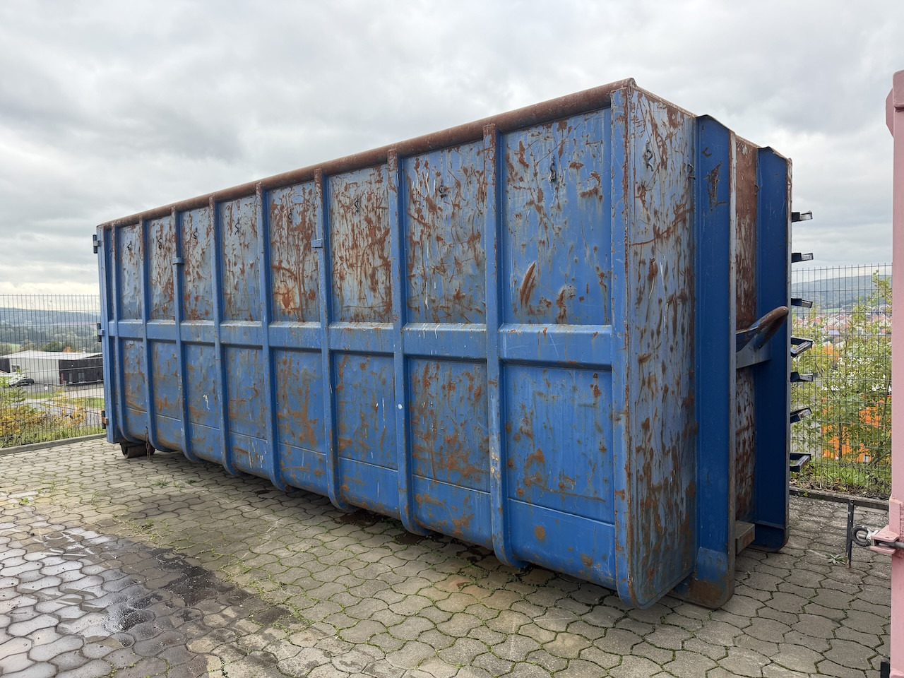Mercedes-Benz Abrollcontainer Abrollmulde 37 cbm - Camion: photos 1 Mercedes-Benz Abrollcontainer Abrollmulde 37 cbm - Camion: photos 1