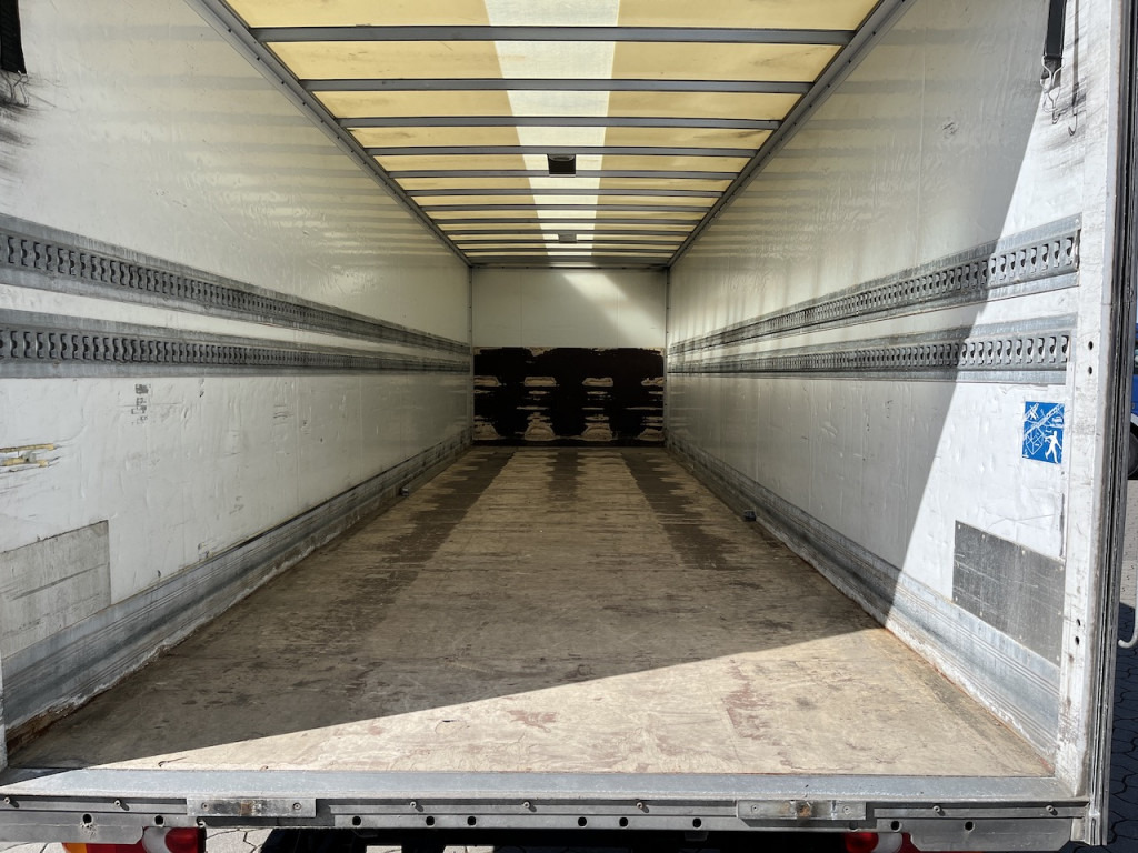 Iveco 120E25 Eurocargo 4x2 Koffer | Ladebordwand - Camion fourgon: photos 3 Iveco 120E25 Eurocargo 4x2 Koffer | Ladebordwand - Camion fourgon: photos 3