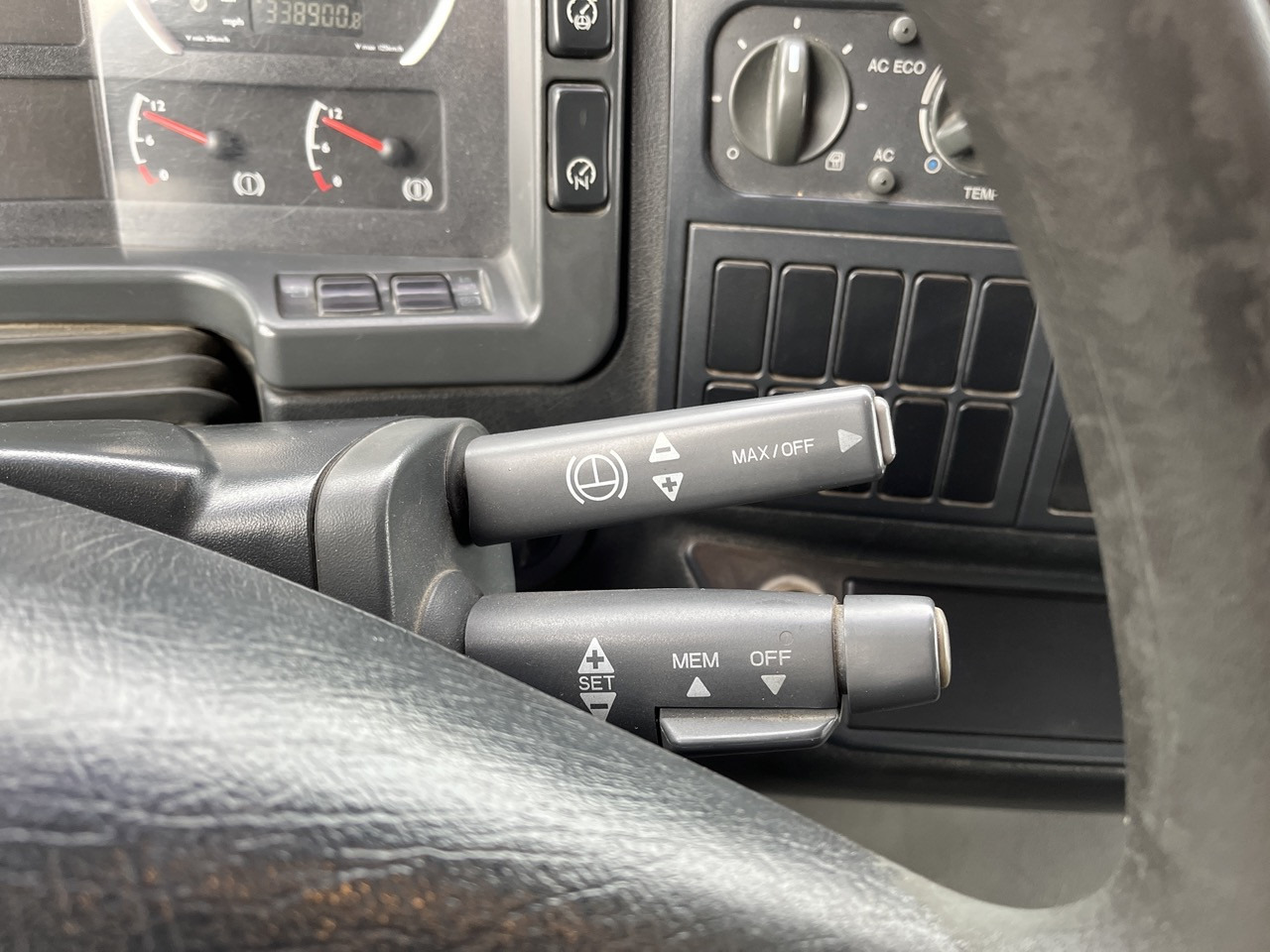 MAN 35.430 8x4 Intarder Analog Tacho Bordmatik - Camion benne: photos 2 MAN 35.430 8x4 Intarder Analog Tacho Bordmatik - Camion benne: photos 2