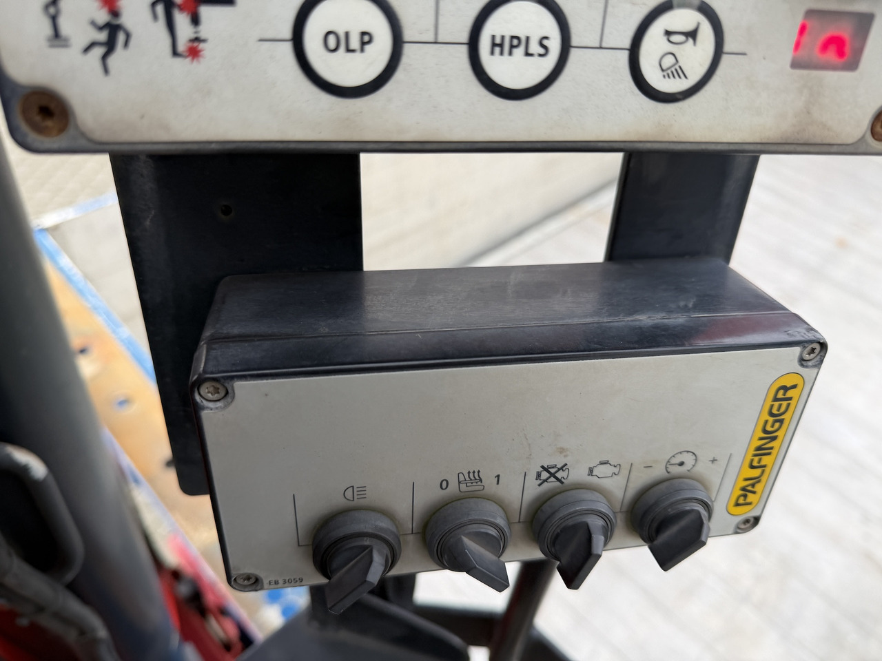 Camion grue, Camion plateau MAN TGX 26.500 6x2 Palfinger 18001 SLD 3 Baustoff: photos 6 Camion grue, Camion plateau MAN TGX 26.500 6x2 Palfinger 18001 SLD 3 Baustoff: photos 6