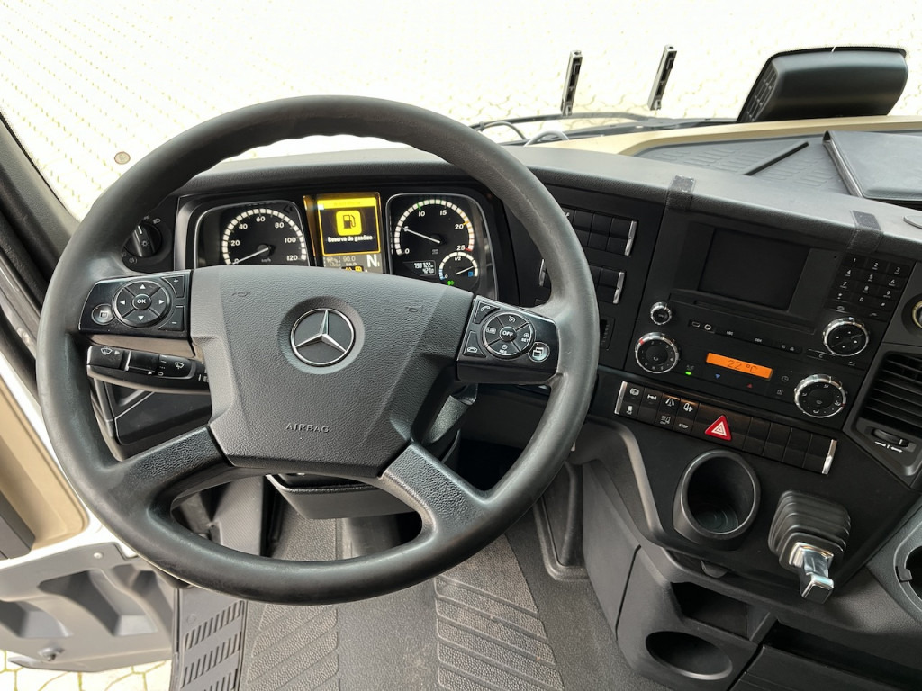 Photo d'intérieur 2: Camion frigorifique Mercedes-Benz 1842 4x2 LBW Kühlung Flüssigstickstoff