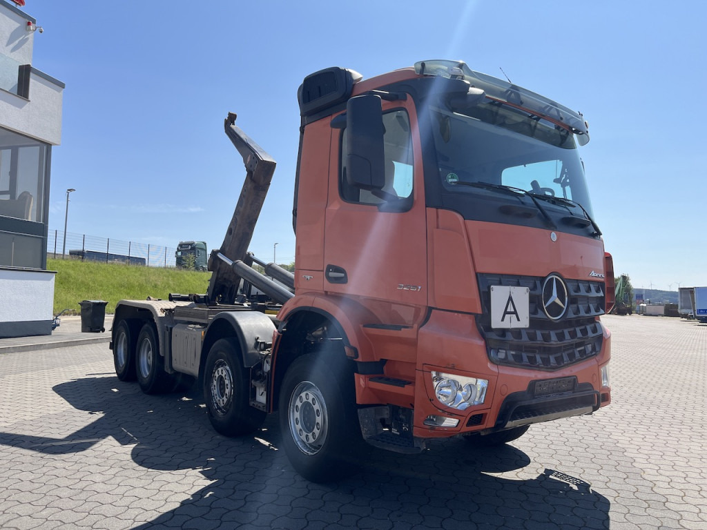 Mercedes-Benz Arocs 3251 8x4 Meiller 30 t Haken - Camion ampliroll: photos 4 Mercedes-Benz Arocs 3251 8x4 Meiller 30 t Haken - Camion ampliroll: photos 4
