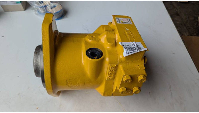 Komatsu D65PX-15 - HYDRAULIC MOTOR ASSY - 708-7L-00040 - Bulldozer: photos 1 Komatsu D65PX-15 - HYDRAULIC MOTOR ASSY - 708-7L-00040 - Bulldozer: photos 1