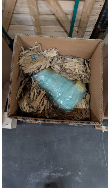 Komatsu D65PX-15 - HYDRAULIC MOTOR ASSY - 708-7L-00040 - Bulldozer: photos 2 Komatsu D65PX-15 - HYDRAULIC MOTOR ASSY - 708-7L-00040 - Bulldozer: photos 2