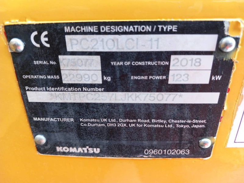 Komatsu PC210LCI-11 - Pelle sur chenille: photos 2 Komatsu PC210LCI-11 - Pelle sur chenille: photos 2