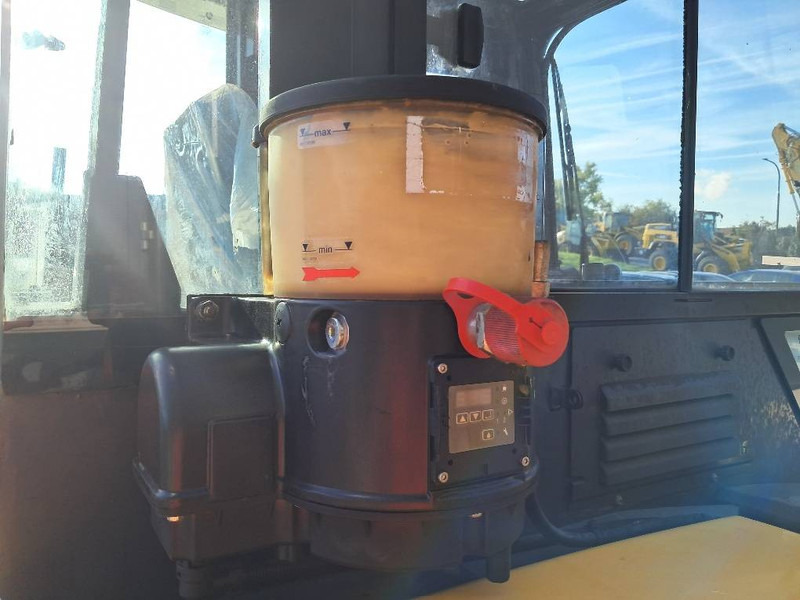 Komatsu PC50MR-2 - Mini pelle: photos 2 Komatsu PC50MR-2 - Mini pelle: photos 2