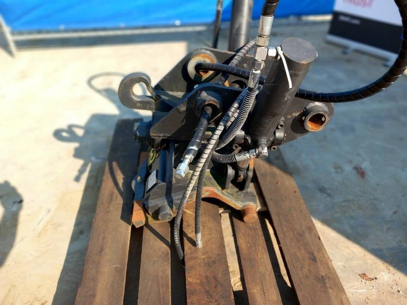 Komatsu PC88MR-8 Tilt Eurosteel - Tiltrotator: photos 2 Komatsu PC88MR-8 Tilt Eurosteel - Tiltrotator: photos 2