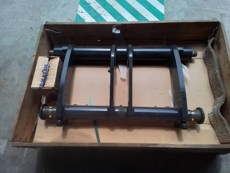 Komatsu WA100 Quick coupler 42W-70-21402 - Chargeuse sur pneus: photos 3 Komatsu WA100 Quick coupler 42W-70-21402 - Chargeuse sur pneus: photos 3
