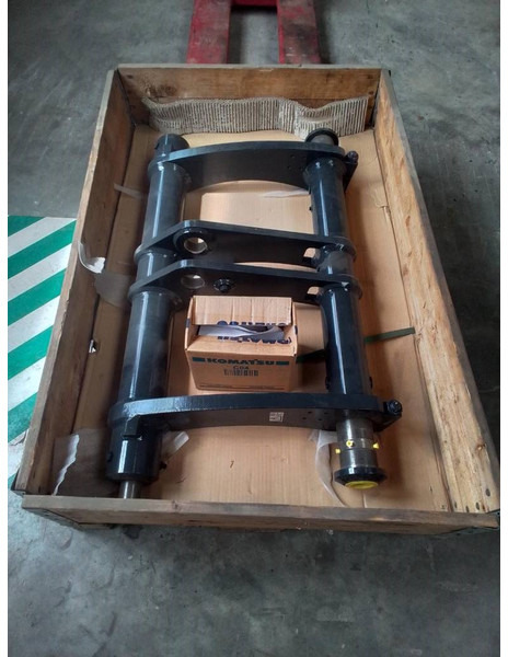 Komatsu WA100 Quick coupler 42W-70-21402 - Chargeuse sur pneus: photos 4 Komatsu WA100 Quick coupler 42W-70-21402 - Chargeuse sur pneus: photos 4