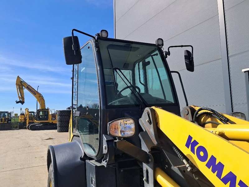 Komatsu WA100M-8 - Chargeuse sur pneus: photos 3 Komatsu WA100M-8 - Chargeuse sur pneus: photos 3