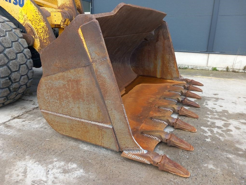 Komatsu WA500-7 - Chargeuse sur pneus: photos 3 Komatsu WA500-7 - Chargeuse sur pneus: photos 3