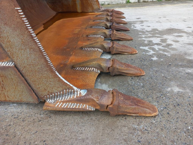 Komatsu WA500-7 - Chargeuse sur pneus: photos 4 Komatsu WA500-7 - Chargeuse sur pneus: photos 4