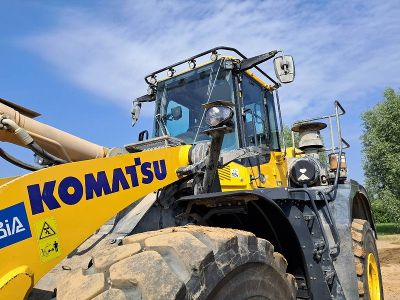Komatsu WA500-8E0 - Chargeuse sur pneus: photos 2 Komatsu WA500-8E0 - Chargeuse sur pneus: photos 2