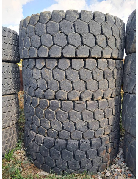 Michelin Xtra Load Grip 24.00R35 - Pneus et jantes pour Engins de chantier: photos 1 Michelin Xtra Load Grip 24.00R35 - Pneus et jantes pour Engins de chantier: photos 1