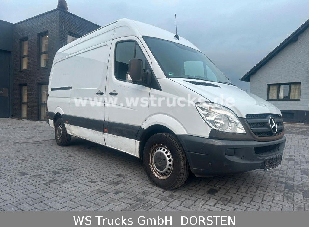 Mercedes-Benz Sprinter II Kasten 216 CDI Hoch/Lang - Voiture: photos 1 Mercedes-Benz Sprinter II Kasten 216 CDI Hoch/Lang - Voiture: photos 1