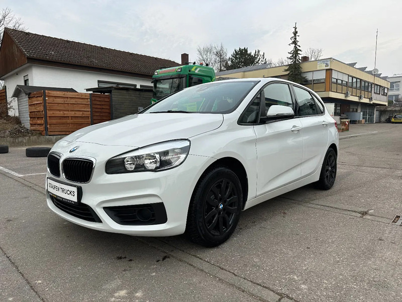 BMW 2 Serie 216i Active Tourer*1.Hd.*unfallfrei*NAVI*Klima*Schalter - Berline: photos 1 BMW 2 Serie 216i Active Tourer*1.Hd.*unfallfrei*NAVI*Klima*Schalter - Berline: photos 1